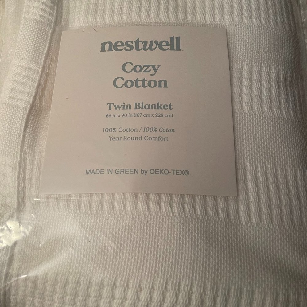 Cozy Nestwell cotton twin blanket - white